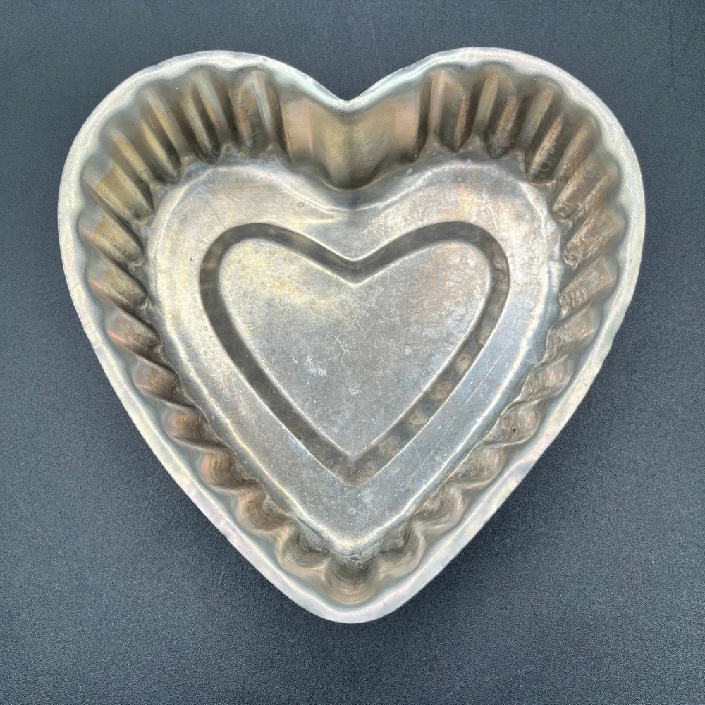 Vtg Heart Shaped Aluminum Cake Pans Fluted Gelatin Molds Set of 2 -‎ 5.5
